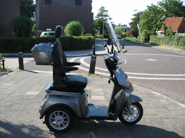 Nipponia scootmobiel 2Fast