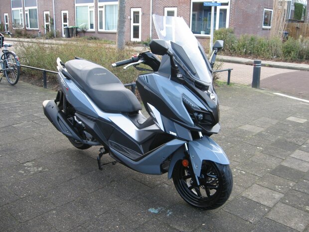 Sym Cruisym 300 motorscooter