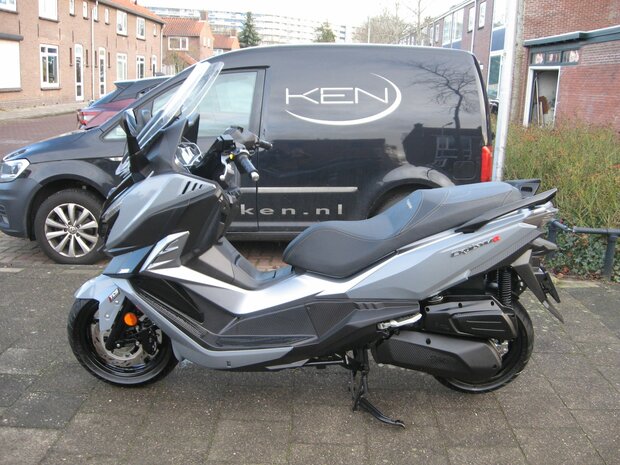 Sym Cruisym 300 motorscooter