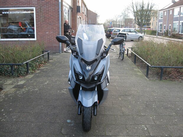 Sym Cruisym 300 motorscooter